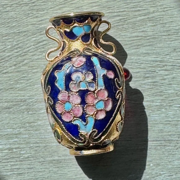 Vintage Cloisonne Miniature Vase Gold Trim Colorful Decorative Collector Item - Picture 6 of 7